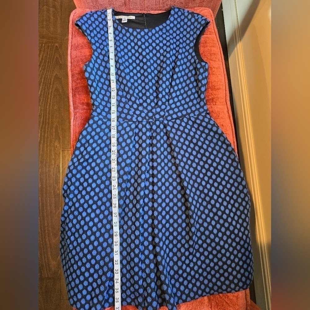Maggy London Black Fit and Flare Sleeveless Mini Dress Blue Polka Dots Sz 10 - Picture 9 of 9